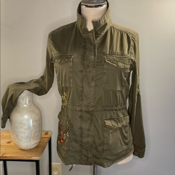 ☀️Green Embroidered Floral Embellishment Jacket - Picture 2 of 5